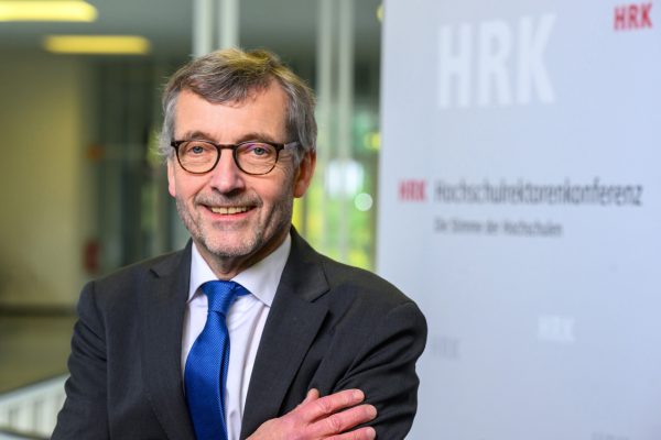 Walter-Rosenthal_ls_(c)HRK_David-Ausserhofer